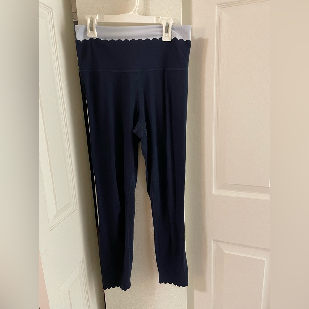 Navy Aerie leggings!